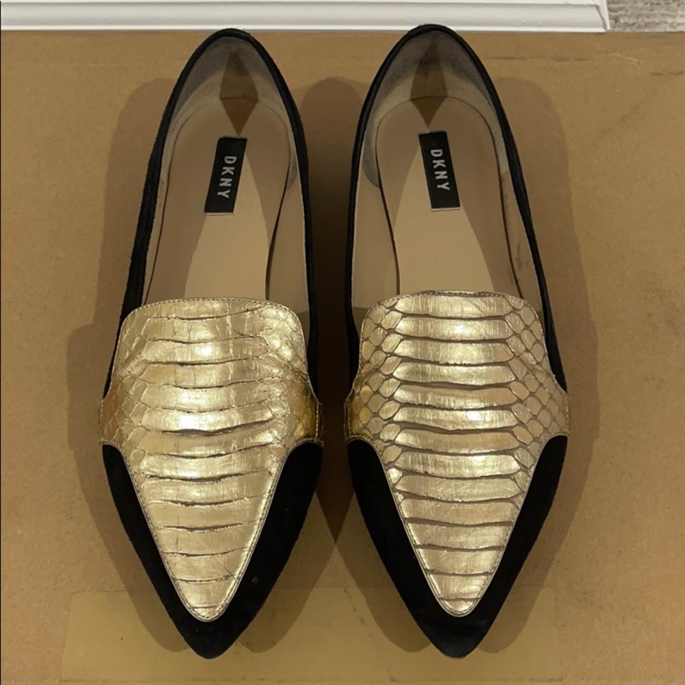 Black and gold snake skin flats